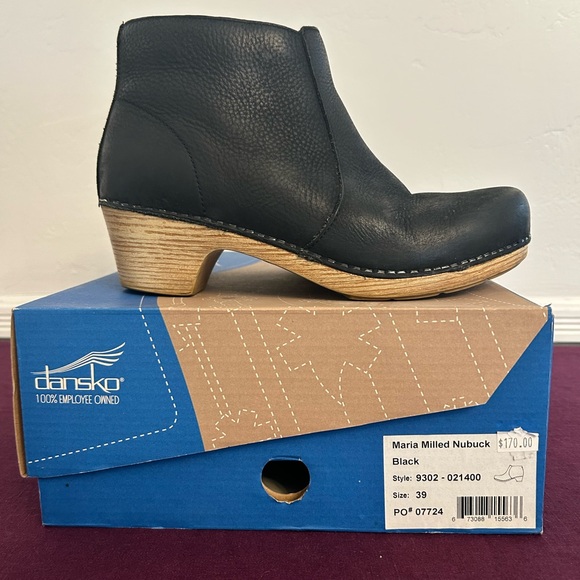 Dansko Maria Milled Nubuck Black Leather Ankle Boot with Wooden Heel - Picture 4 of 6